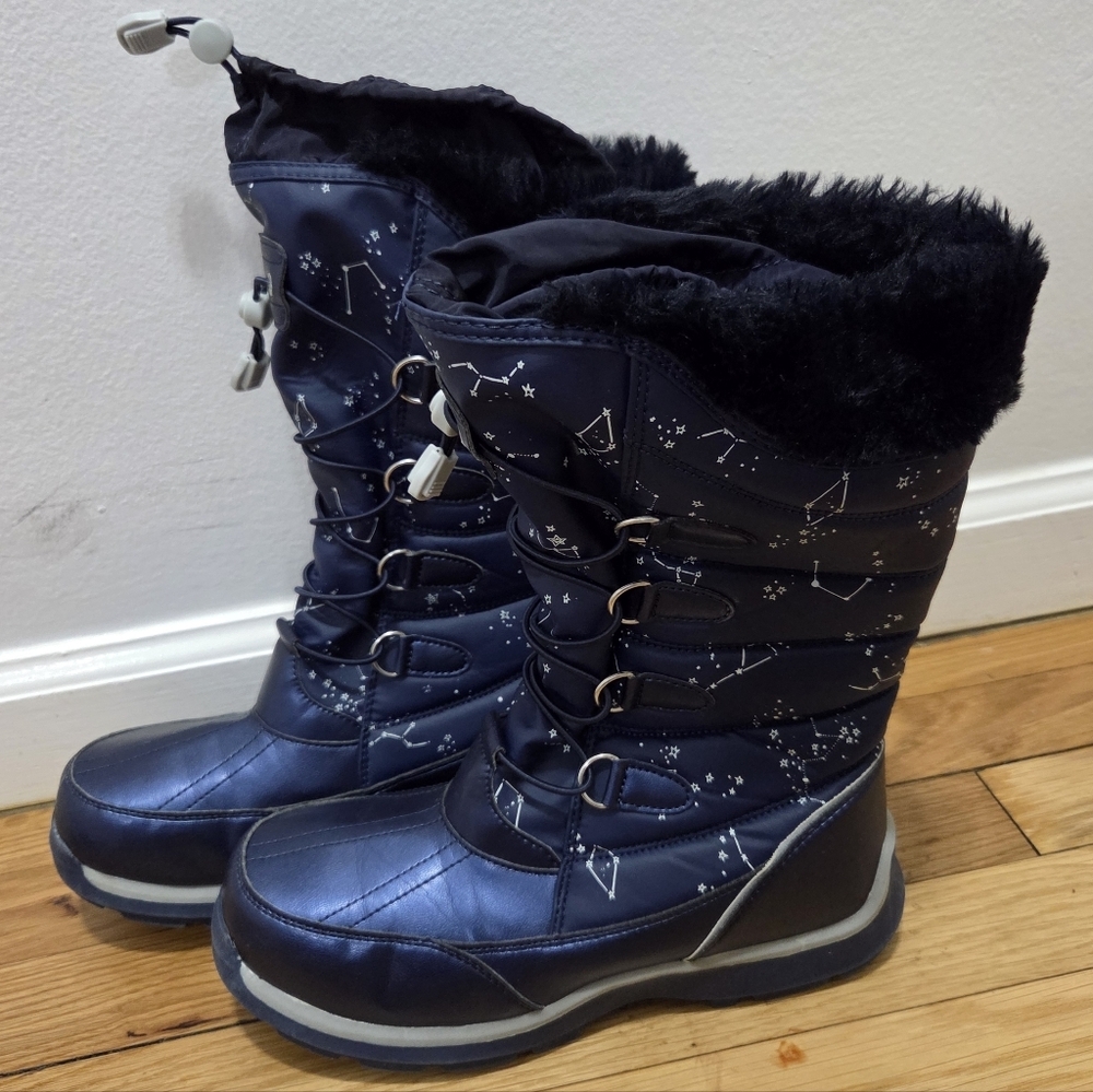 Lands' End Snowflake Insulated Snow Boot in Constellation Print - Picture 4 of 12